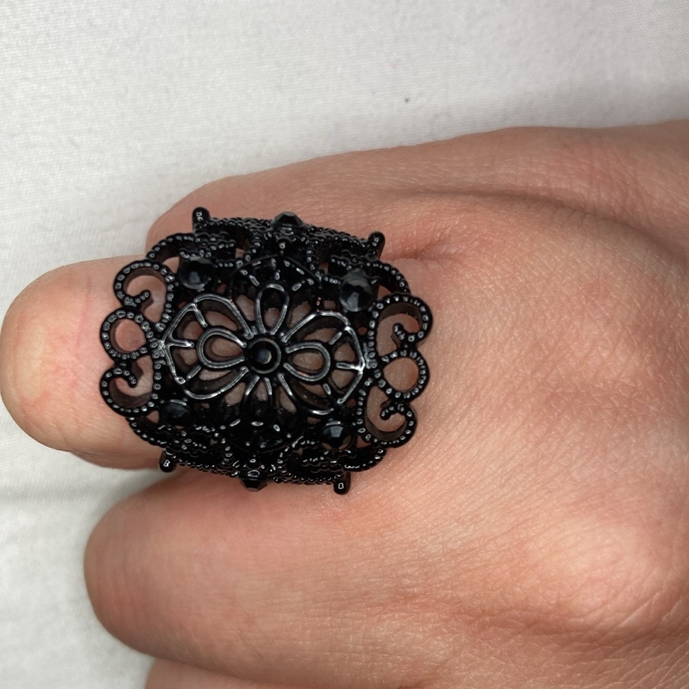 Grenada Ring Size 7 - image 5